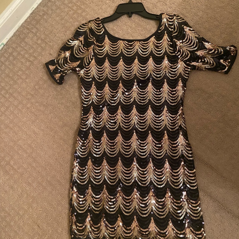 Gorgeous sequin holiday/party dress!